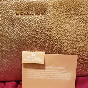 Gold wristlet